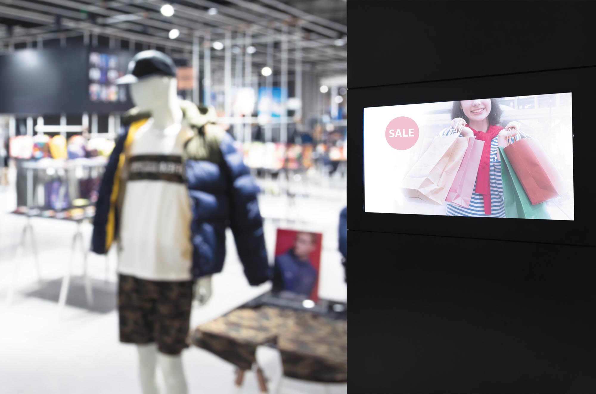 Digital Technology  Enhances Retail Signage